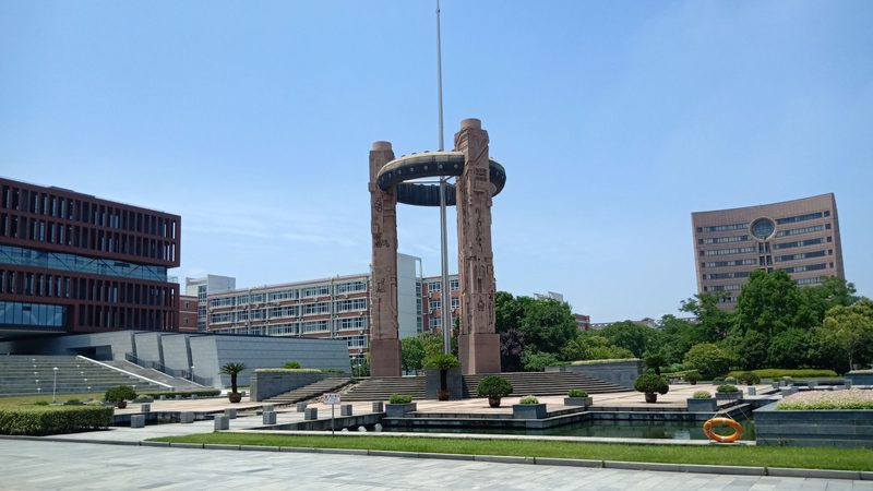 阻抗值的测量可以使用网络分析仪进行。在进行阻抗测量时，需要注意以下事项：