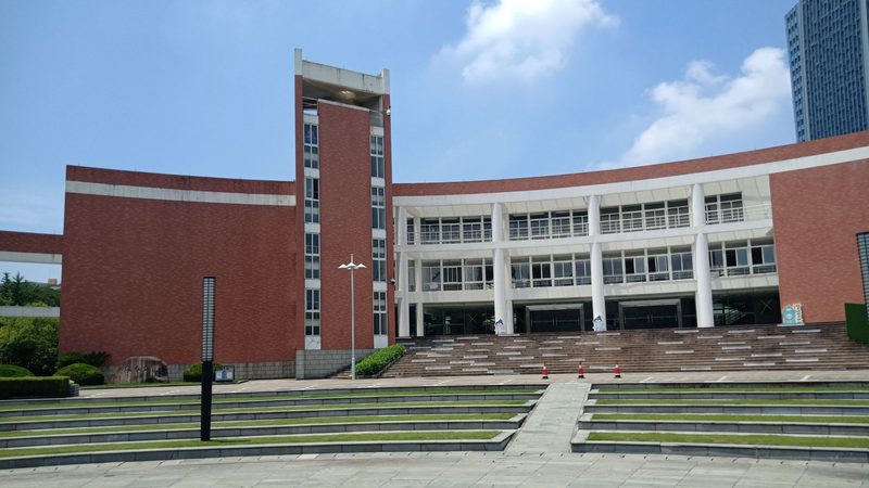 电阻与电容：揭秘规格背后的技术差异